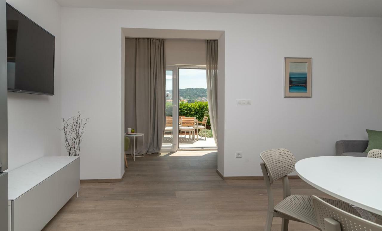 Apartments Flora Trogir Exterior photo