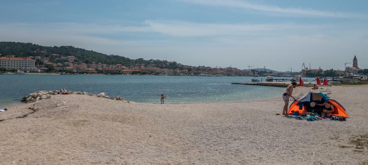 Apartments Flora Trogir Exterior photo