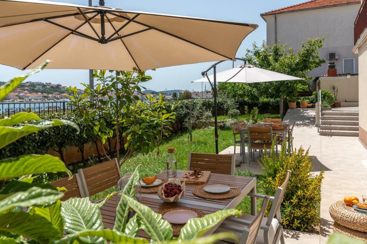 Apartments Flora Trogir Exterior photo