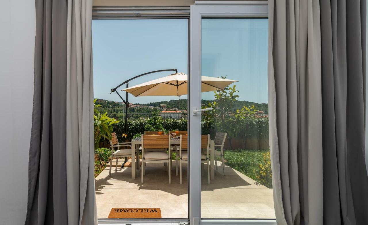 Apartments Flora Trogir Exterior photo